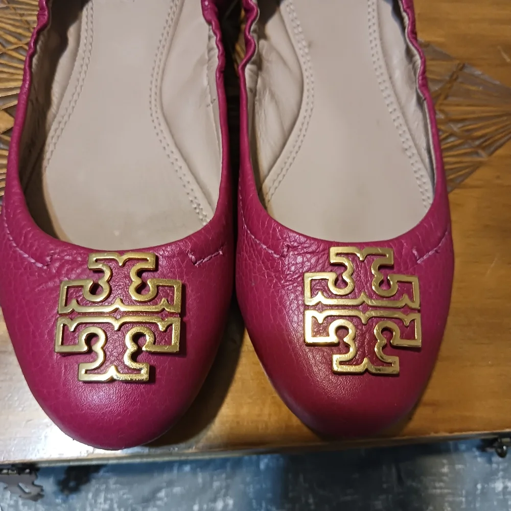 Tory Burch Pink Flats with Gold Logo - Picture 9 of 11